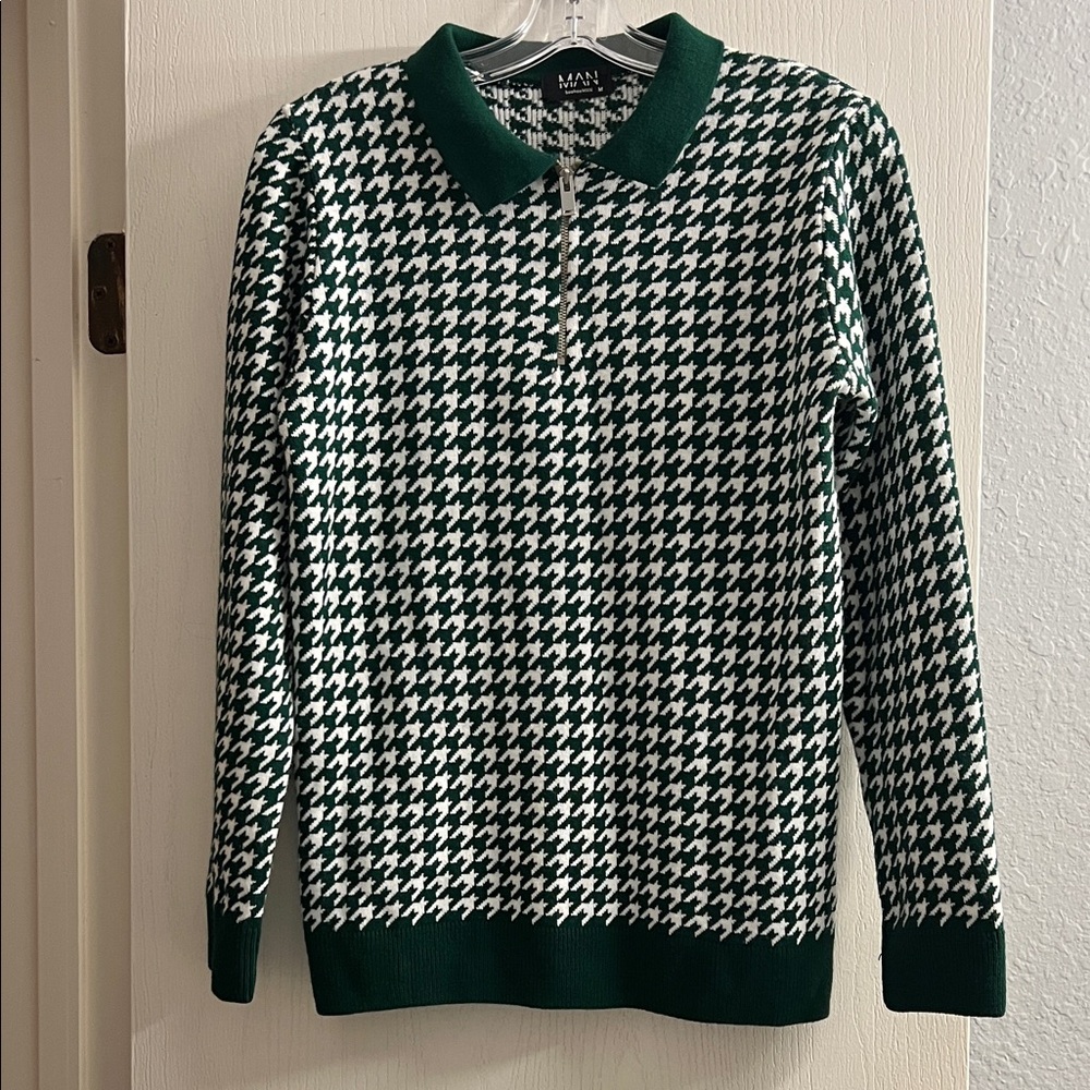Boohoo Green and White Houndstooth Sweater